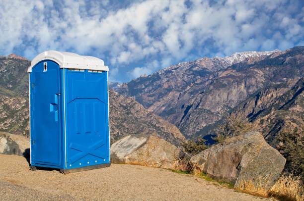 Porta potty delivery and setup in Delta, OH